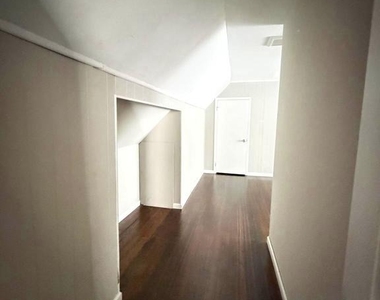 10 Webster Avenue - Photo Thumbnail 10