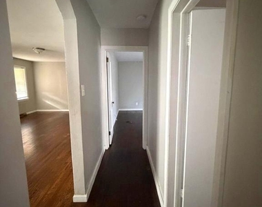 10 Webster Avenue - Photo Thumbnail 16
