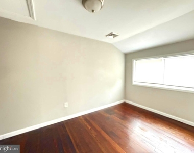 10 Webster Avenue - Photo Thumbnail 6