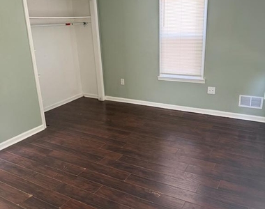 620 Bridgeboro Street - Photo Thumbnail 4