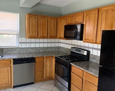 620 Bridgeboro Street - Photo Thumbnail 3