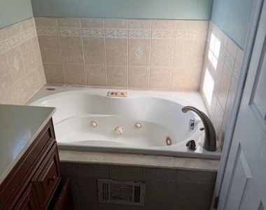 620 Bridgeboro Street - Photo Thumbnail 5