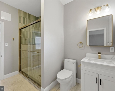 123 Berkley Square - Photo Thumbnail 3