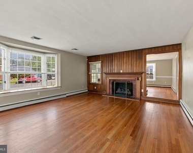 620 N Pinehurst Avenue - Photo Thumbnail 4
