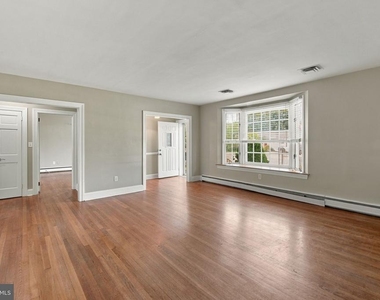 620 N Pinehurst Avenue - Photo Thumbnail 3