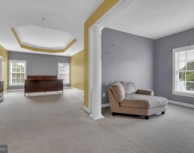 7813 Kilcroney Court - Photo Thumbnail 18