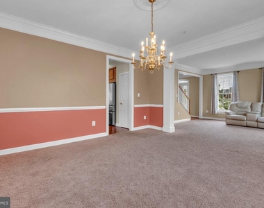 7813 Kilcroney Court - Photo Thumbnail 7