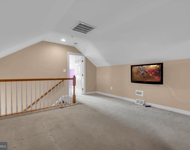 7813 Kilcroney Court - Photo Thumbnail 30