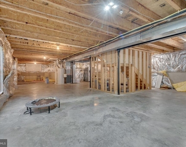 7813 Kilcroney Court - Photo Thumbnail 37