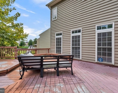 7813 Kilcroney Court - Photo Thumbnail 38