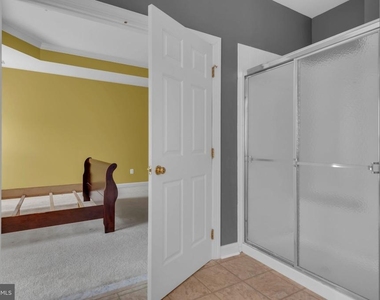 7813 Kilcroney Court - Photo Thumbnail 22