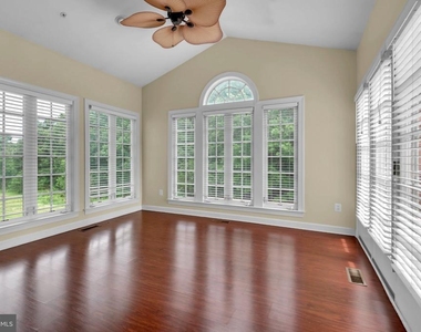 7813 Kilcroney Court - Photo Thumbnail 12