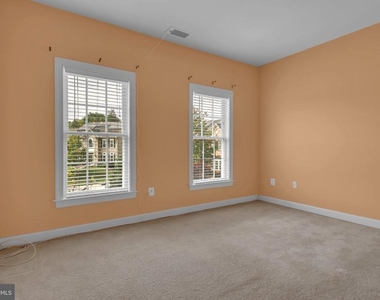 7813 Kilcroney Court - Photo Thumbnail 28