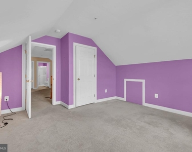 7813 Kilcroney Court - Photo Thumbnail 33