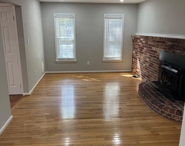 8931 Bluffwood Court - Photo Thumbnail 10