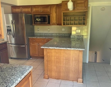 8931 Bluffwood Court - Photo Thumbnail 21