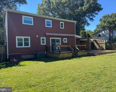 8931 Bluffwood Court - Photo Thumbnail 5