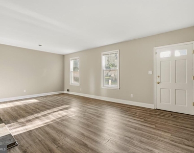 12807 Jackson Drive - Photo Thumbnail 6