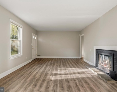 12807 Jackson Drive - Photo Thumbnail 8
