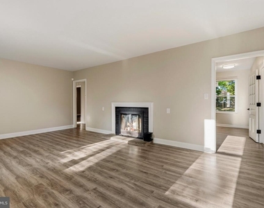 12807 Jackson Drive - Photo Thumbnail 7