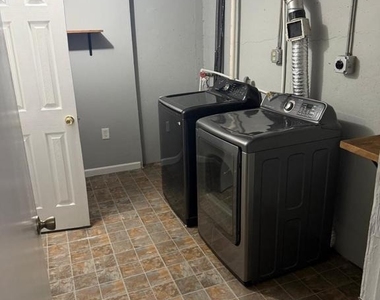 8458 Snowden Oaks Place - Photo Thumbnail 4