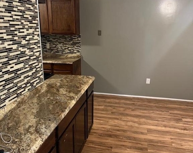 8458 Snowden Oaks Place - Photo Thumbnail 7