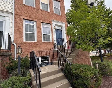 5618 Lanier Avenue - Photo Thumbnail 1