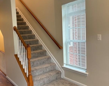 5618 Lanier Avenue - Photo Thumbnail 8