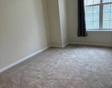 5618 Lanier Avenue - Photo Thumbnail 13