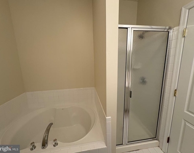 5618 Lanier Avenue - Photo Thumbnail 16