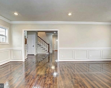 3406 39th Avenue - Photo Thumbnail 4