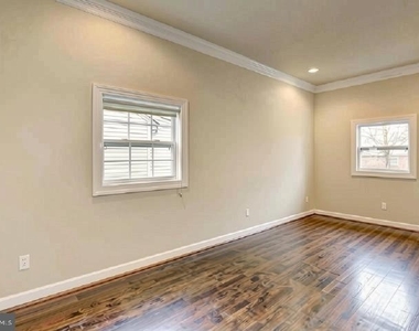3406 39th Avenue - Photo Thumbnail 12