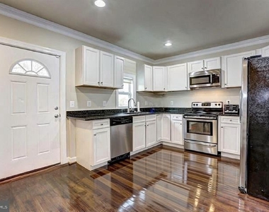 3406 39th Avenue - Photo Thumbnail 9