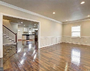 3406 39th Avenue - Photo Thumbnail 7