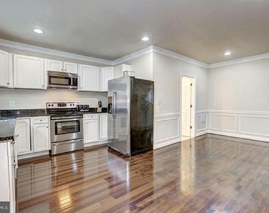 3406 39th Avenue - Photo Thumbnail 8