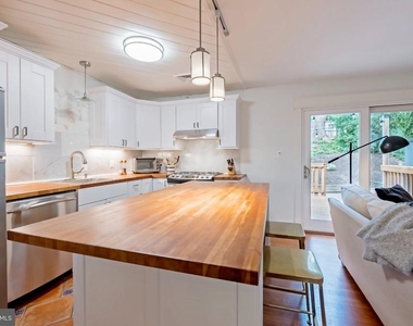 4115 Denfeld Avenue - Photo Thumbnail 24