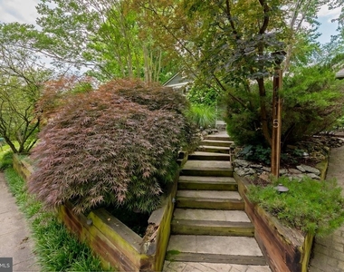 4115 Denfeld Avenue - Photo Thumbnail 2