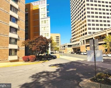 4 Monroe Street - Photo Thumbnail 2
