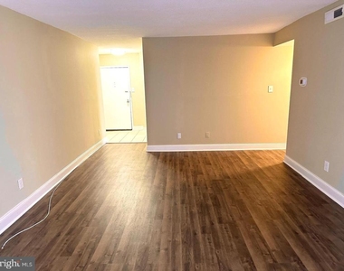 4 Monroe Street - Photo Thumbnail 22