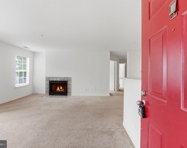9907 Boysenberry Way - Photo Thumbnail 3