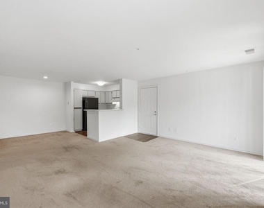 9907 Boysenberry Way - Photo Thumbnail 5