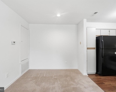 9907 Boysenberry Way - Photo Thumbnail 7