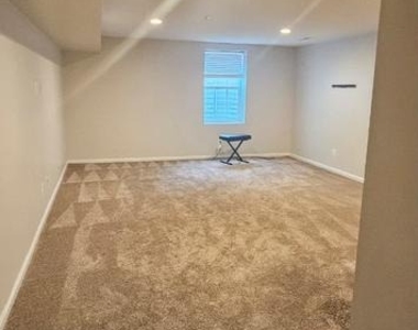 6423 Beechfield Avenue - Photo Thumbnail 6