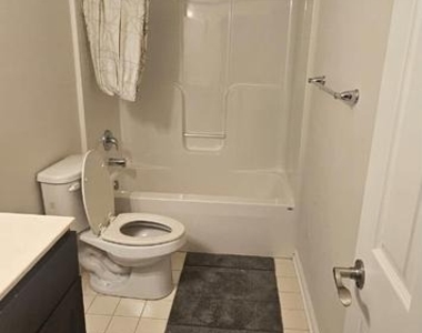 6423 Beechfield Avenue - Photo Thumbnail 9