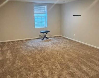 6423 Beechfield Avenue - Photo Thumbnail 7