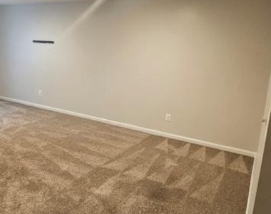 6423 Beechfield Avenue - Photo Thumbnail 3