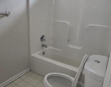 6423 Beechfield Avenue - Photo Thumbnail 24