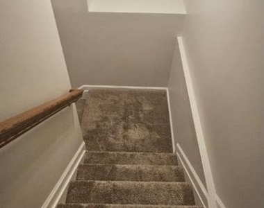 6423 Beechfield Avenue - Photo Thumbnail 11