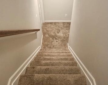 6423 Beechfield Avenue - Photo Thumbnail 2