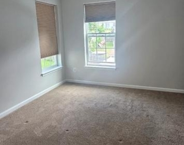 6423 Beechfield Avenue - Photo Thumbnail 23